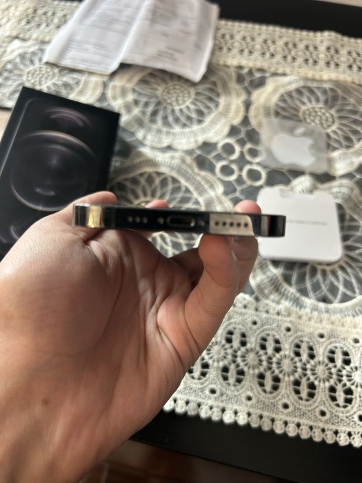 Vand iphone 12 pro full box