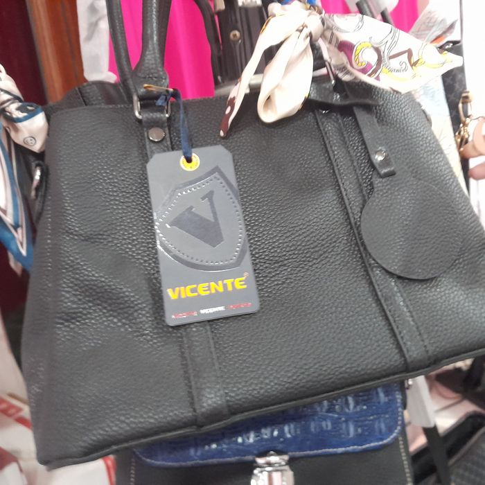 продаются  сумки СРОЧНО