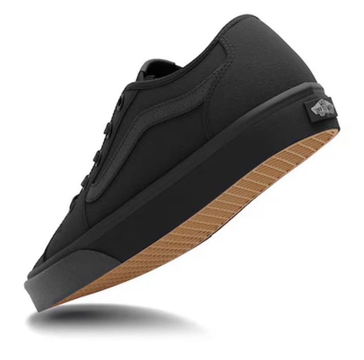 Продавам кецове Vans