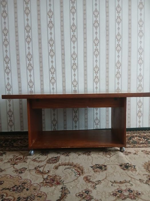 Журнальный столик