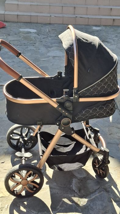 Set cărucior și scoică auto pentru bebeluși