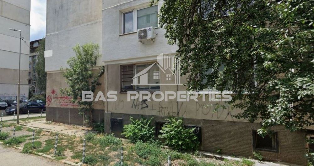 Продава се Двустаен апартамент в София, Света Троица - 67 кв.м за 2538 €/кв.м - Снимка #1