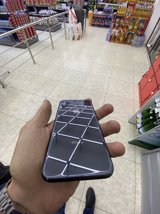 Iphone x 64 gb  qotmaydi
