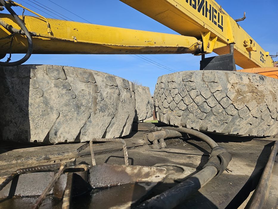 автокран 25 000 кг