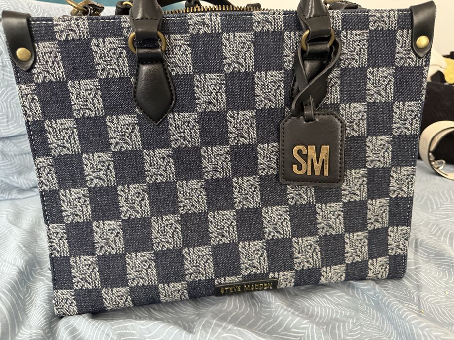 Чанти Marc Jacobs, Chanel, Steve Madden