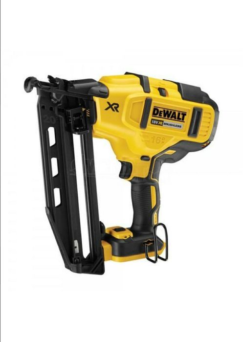 Акумулаторен Такер за дърво  DeWALT DCN660NT/18V с Куфар