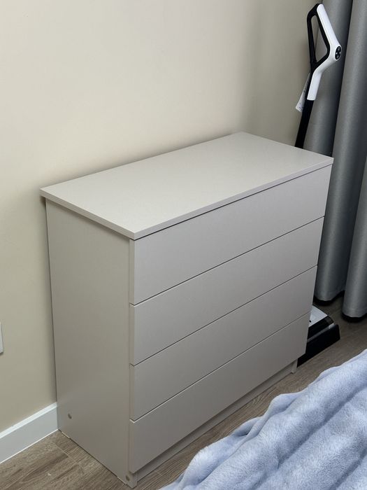 Комод с 4-мя ящиками