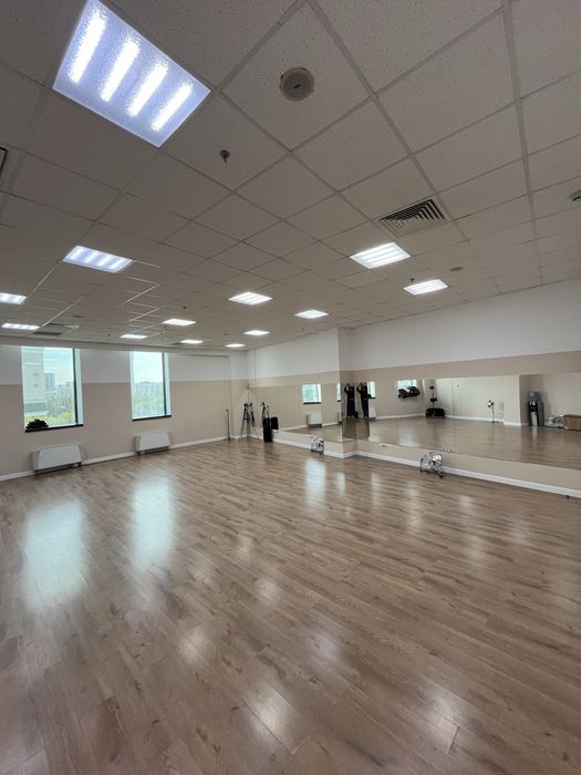 Танцевальный зал | левый берег