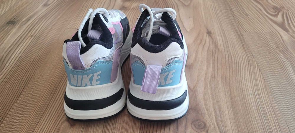 Дамски Маратонки NIKE
