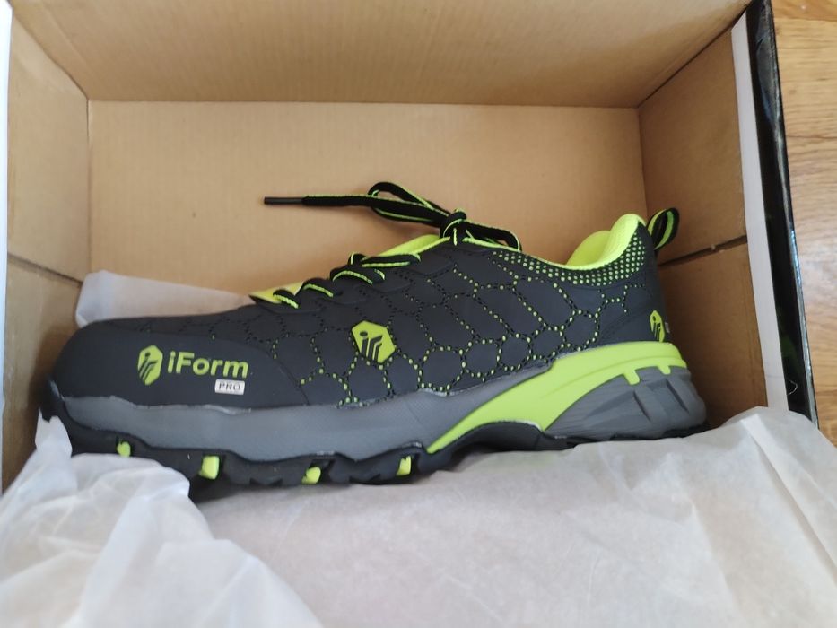 Рабочие кроссовки