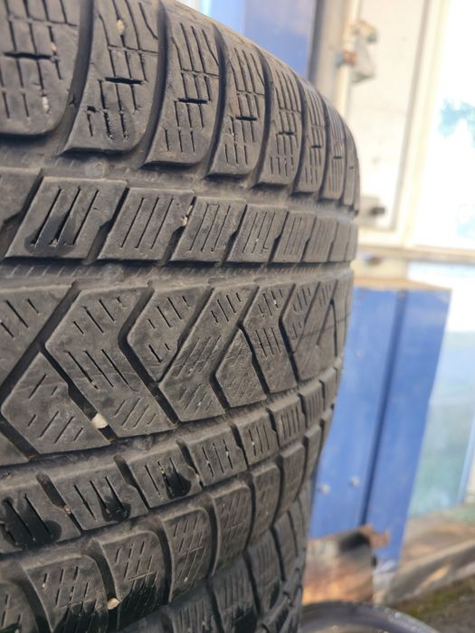 Anvelope iarna Pirelli 305 40 20 si 295 40 20 dot 2022