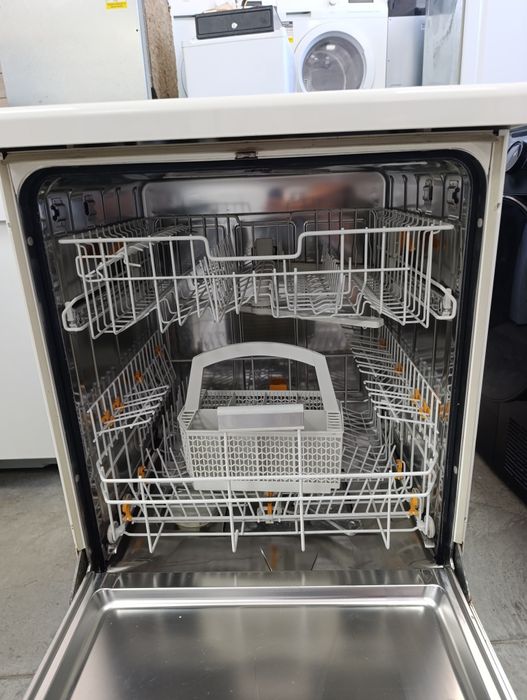 Свободно стояща Съдомиялна Miele XXL