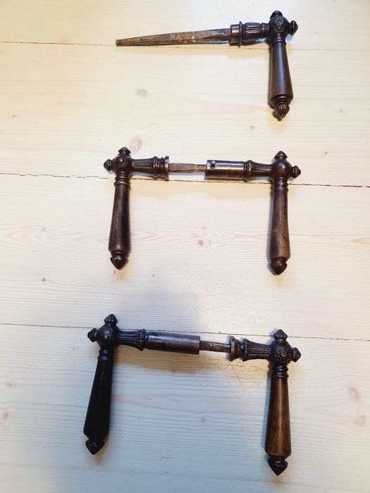 Mânere antice deosebite metal și lemn