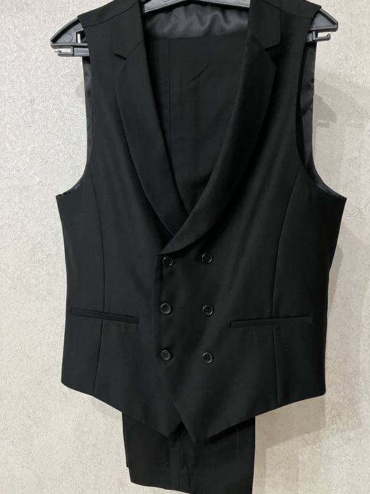 Продам костюм классический