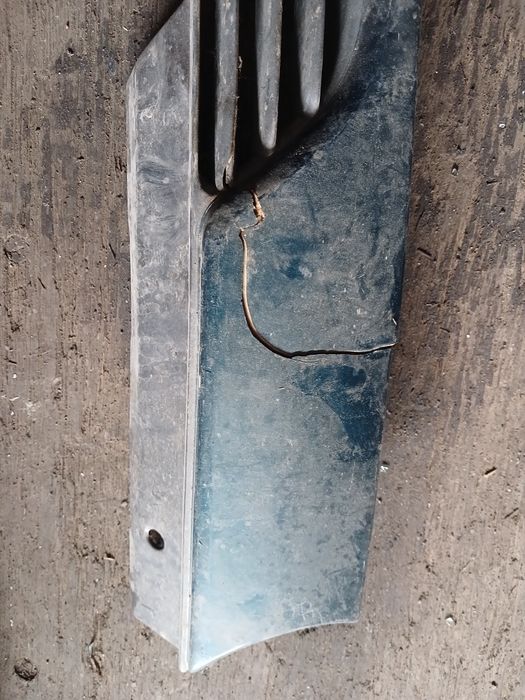 Решётка Субару Импреза с дефектом