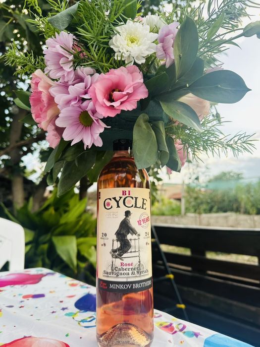 Букет и подарък 2в1