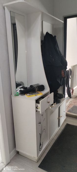 Прихожи продаётся