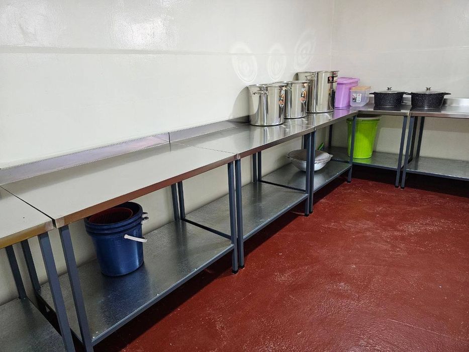 Нержавеюшие столы 550000