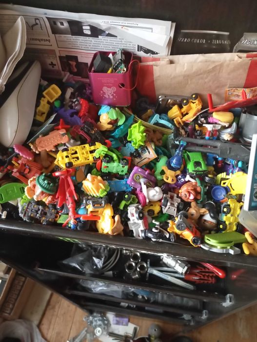 Играчки от шоколадови яйца