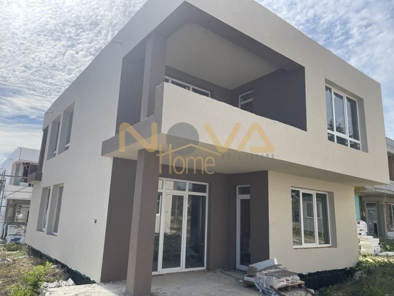 Къща в Варна, област-м-т Боровец площ 200 цена 259900