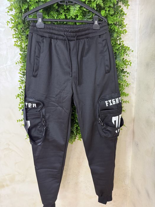 Мъжки тениски и карго панталони