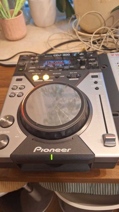 DJ плейъри 2 x CDJ400 и миксер Vestax-004 FX