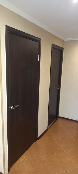 Двери межкомнатные б/у