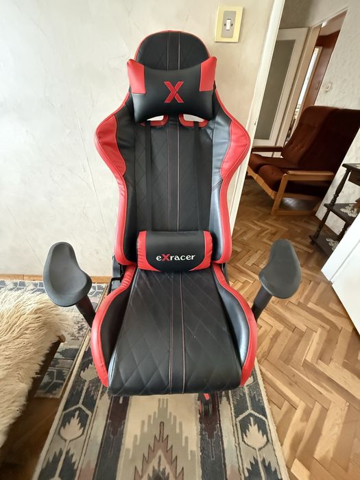 нов геймърски стол eXracer (Черно и Червено) - Перфектно състояние