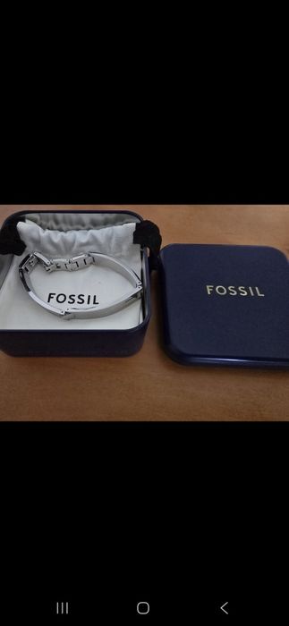 De vânzare brătara Fossil NOUA 20CM