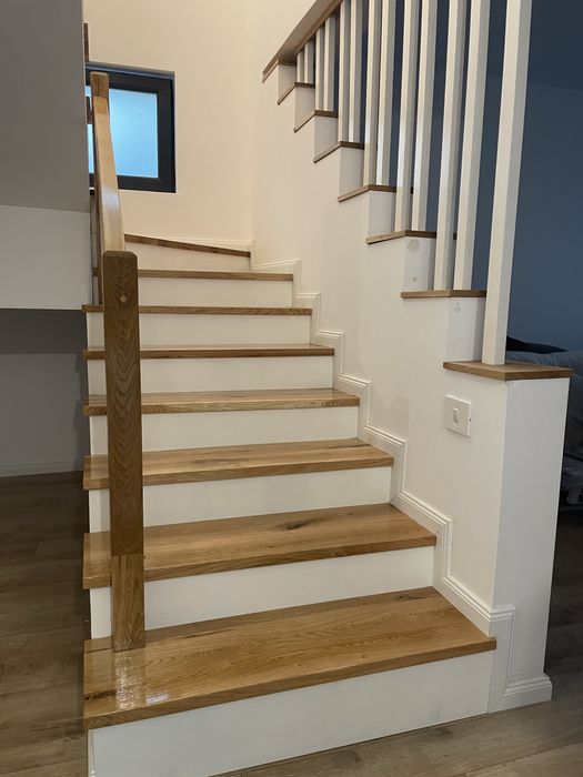 Scari de interior din lemn masiv de stejar si mobila la comanda