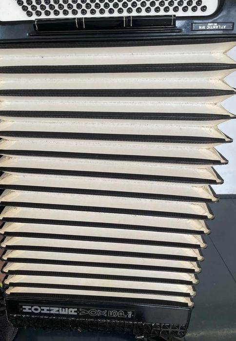 Acordeon HOHNER VOX 5P ATLANTIC IV N 120 Bass Midi -A-