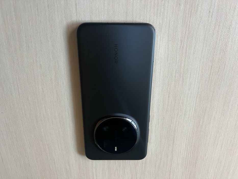 Продавам Honor Magic7 Pro 512/12GB