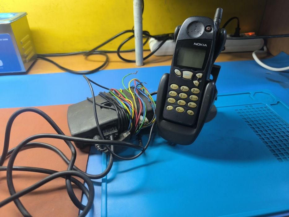 Nokia 5110 с Mercedes-Benz W140 кабан