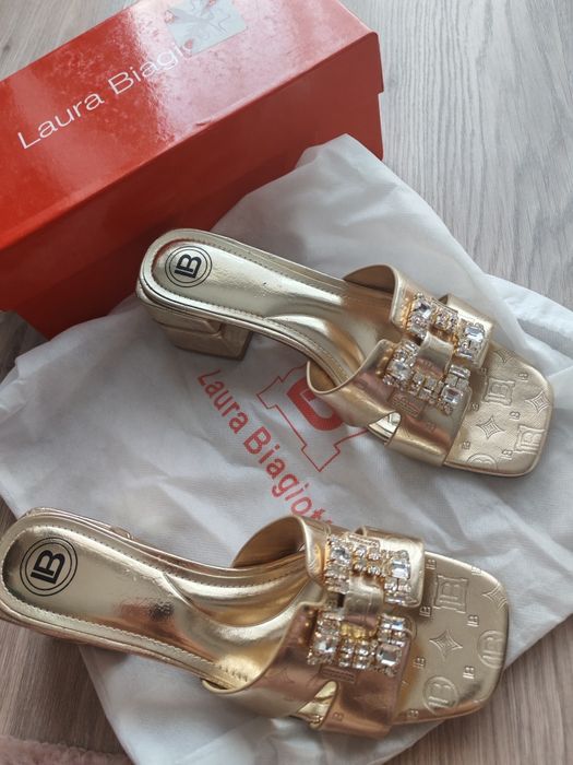 Papuci eleganti Laura Biagiotti