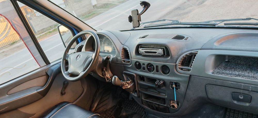 Mercedes-Benz / basculantă pe cutie / trilaterala / 411CDI /