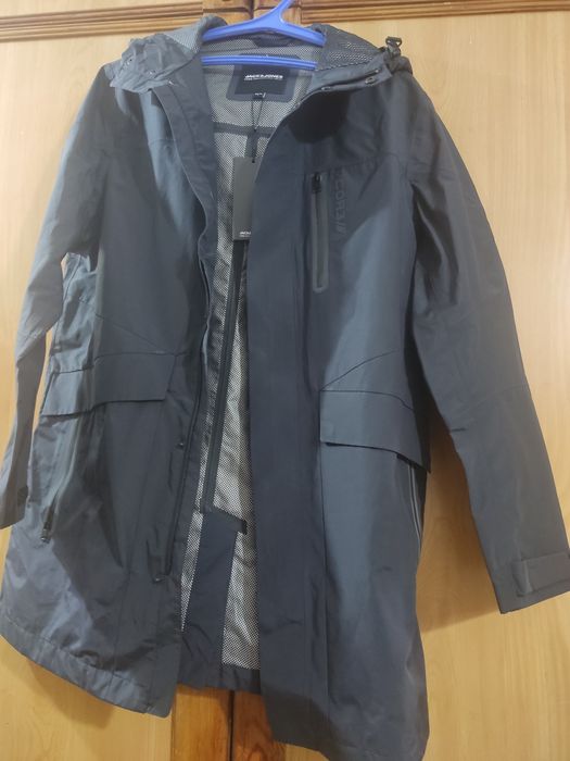 Продается мужская куртка демисезонная дождевик