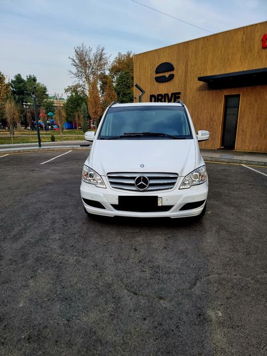 Mercades Viano Vito
