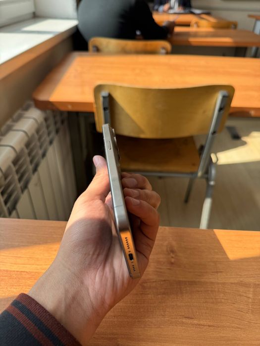 Iphone 15 pro max simkartali sotiladi srochno