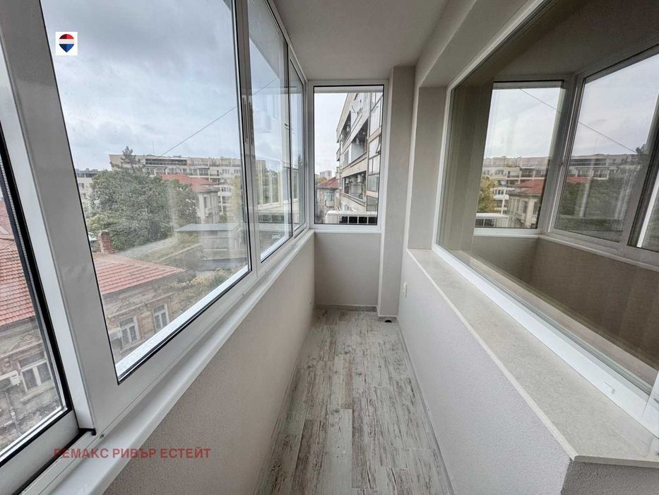 Дава се под наем Тристаен апартамент в Русе, Широк център - 110 кв.м за 790 € - Снимка #6
