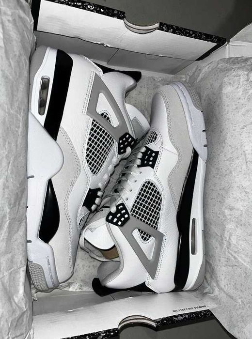 Air Jordan 4 Military Black[Momentan doar la comanda]