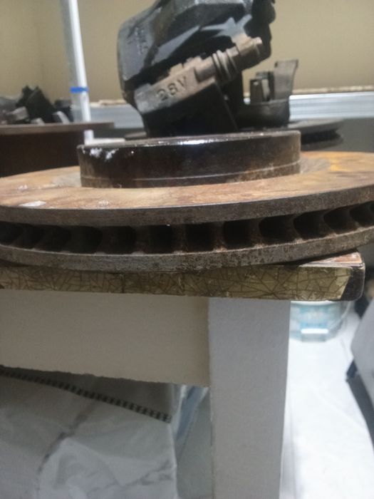 Тормозные диски Супорт. Колотки  . От камри40