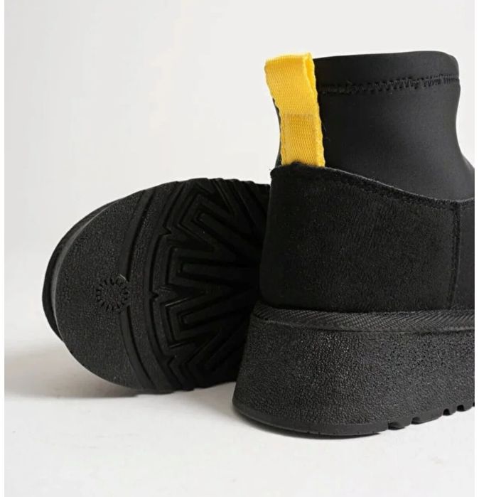 Ghete imblanite, nr 37 si nr 38, pret per pereche