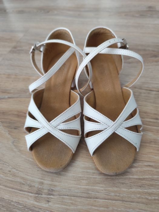 Туфли для бальных танцев