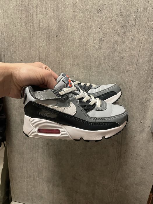 Adidasi Nike nr 27,5