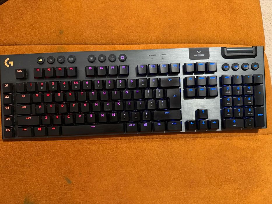 Tastatura gaming Logitech g915
