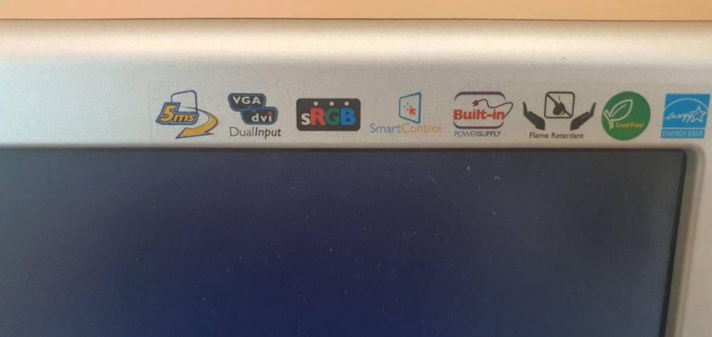 Продавам монитор PHILIPS