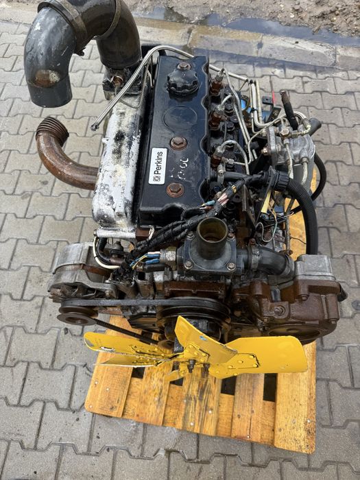 De vanzare motor perkins 1004.4