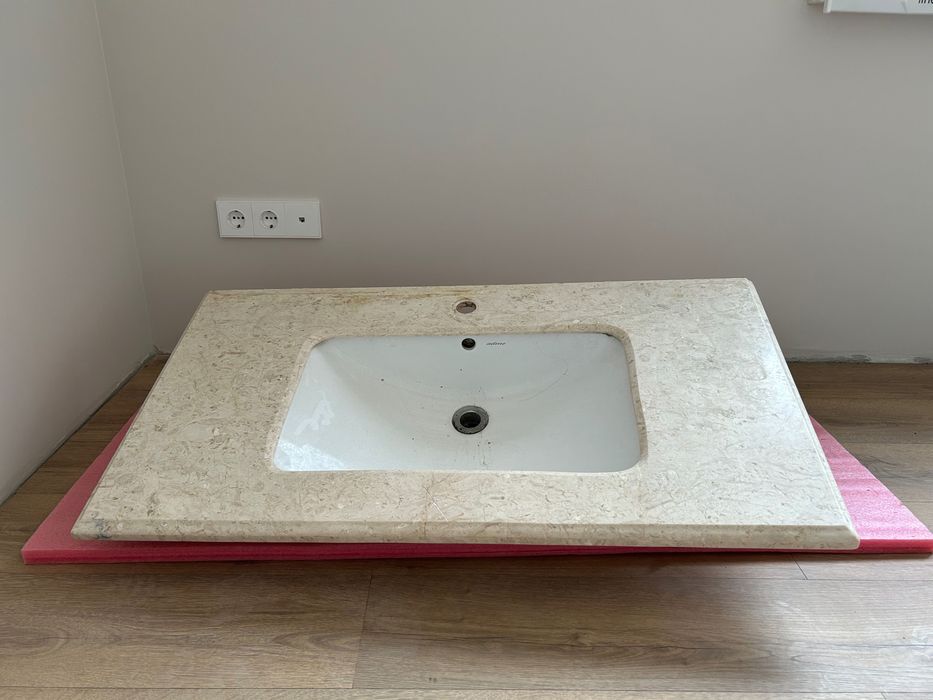 Раковина из искусственного камня