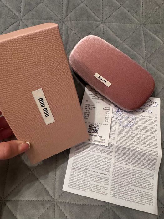 слънчеви очила MIU MIU