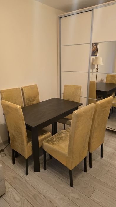 Masa dreptunghiulara extensibila cu 6 scaune